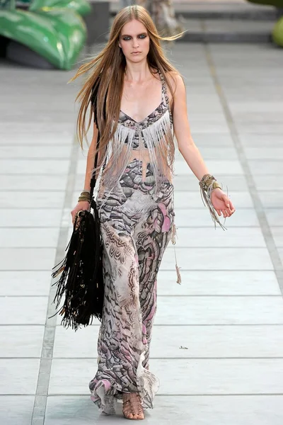 Look 30